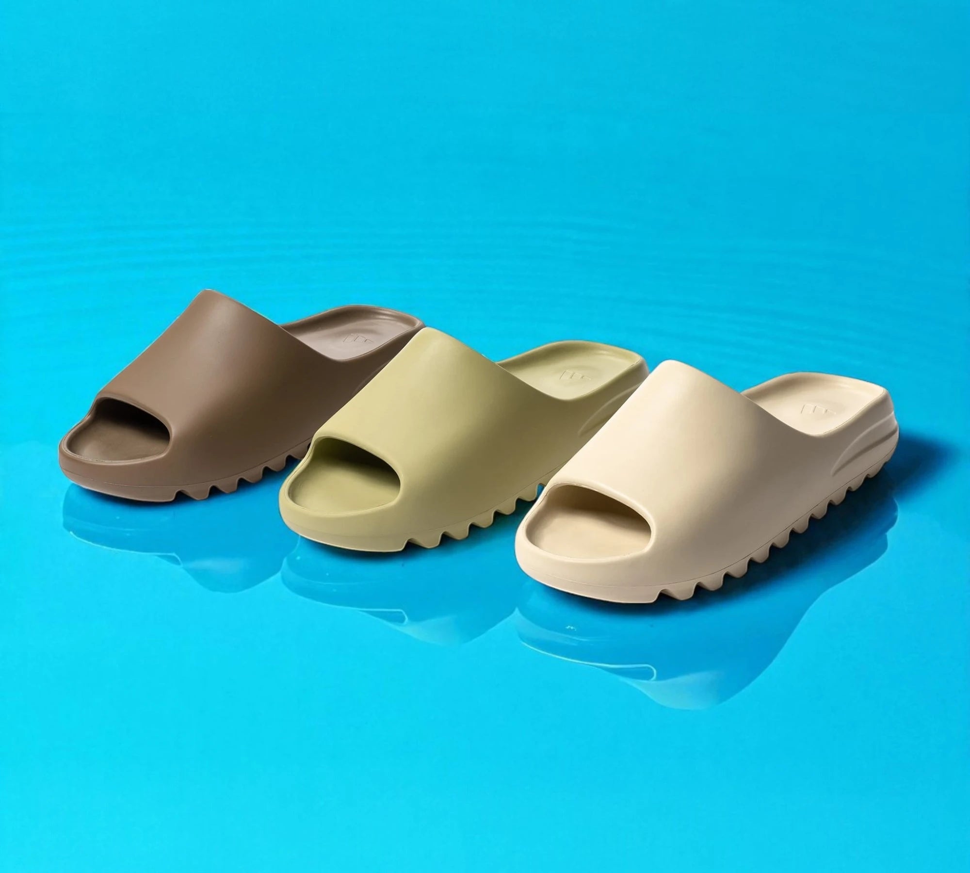 Collezione Yeezy Slide | Sneakers per Uomo e Donna in Edizione Limitata | Mush Kicks