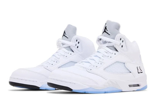 Air Jordan 5 Retro 'White Metallic' 2026 (HQ7978 103) vista laterale