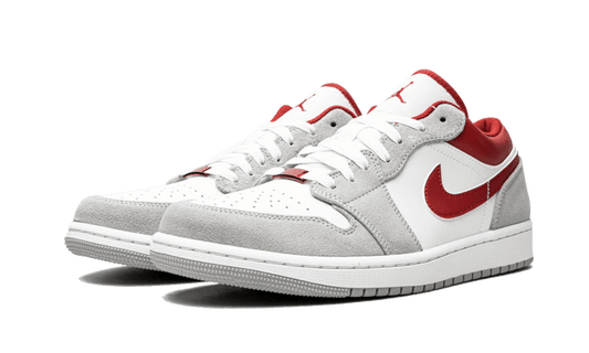 air-jordan-1-low-se-light-smoke-grey-gym-red-45a6e4