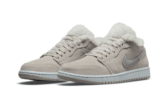 air-jordan-1-low-se-sherpa-fleece-45a6e4