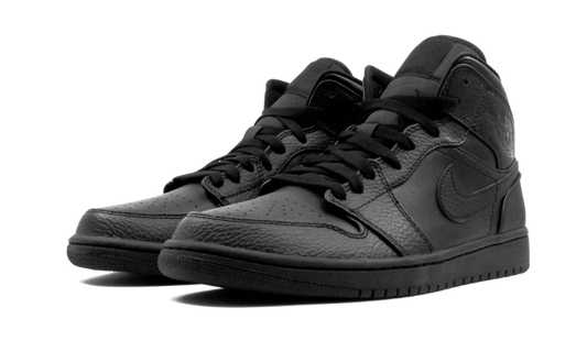 air-jordan-1-mid-triple-black-45a6e4
