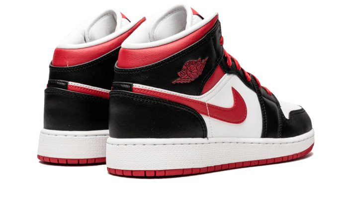 air-jordan-1-mid-very-berry-45a6e4