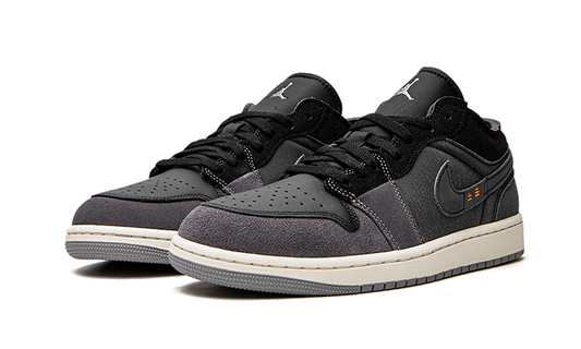 air-jordan-1-low-inside-out-black-45a6e4