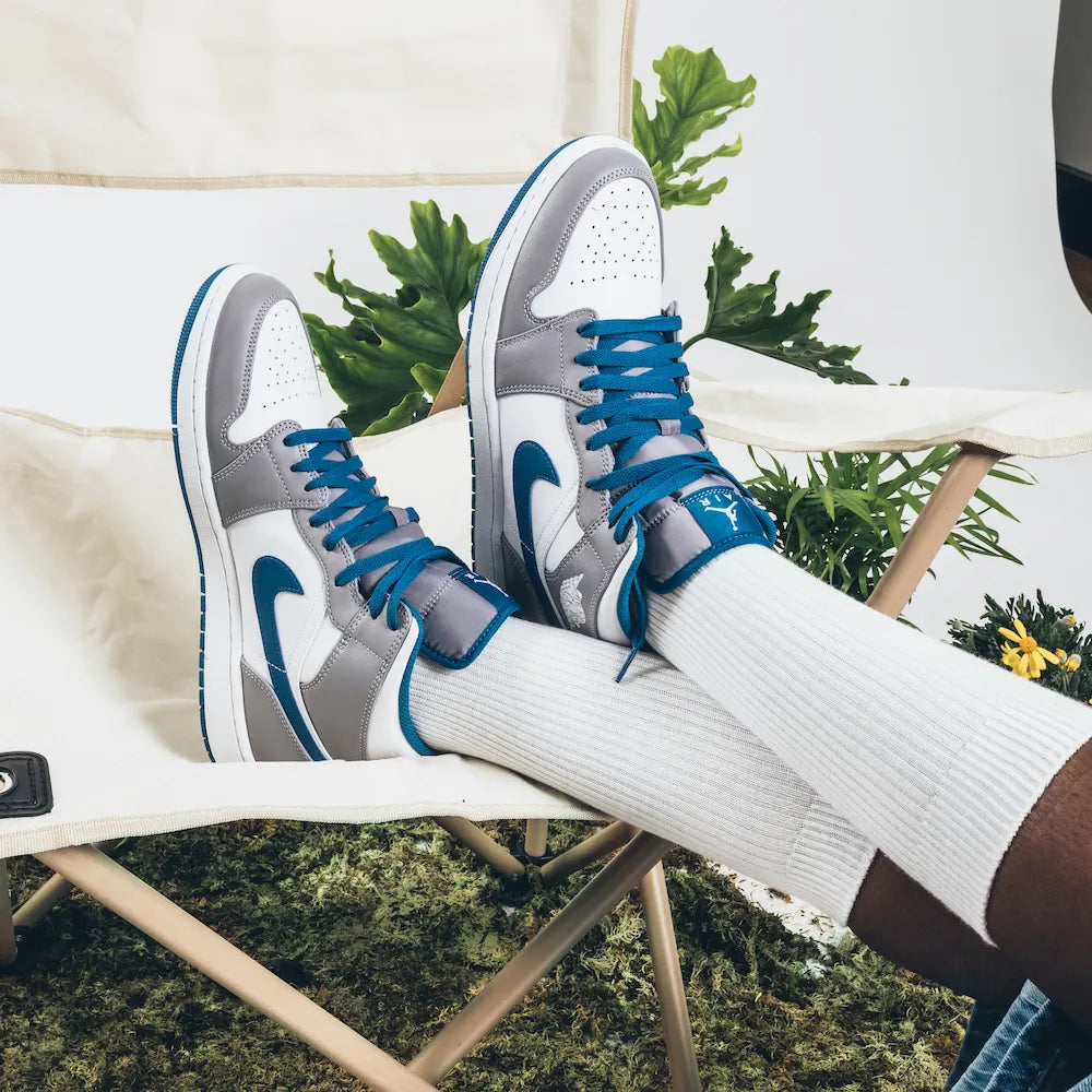 air-jordan-1-mid-true-blue-45a6e4