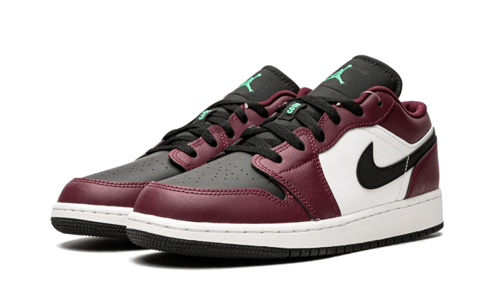air-jordan-1-low-se-dark-beetroot-black-roma-green-45a6e4