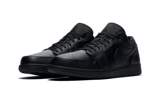 air-jordan-1-low-triple-black-45a6e4