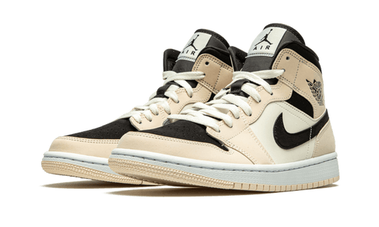 air-jordan-1-mid-barely-orange-45a6e4