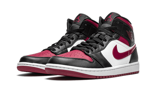 air-jordan-1-mid-bred-toe-45a6e4