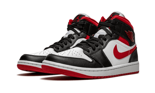 air-jordan-1-mid-gym-red-black-white-45a6e4