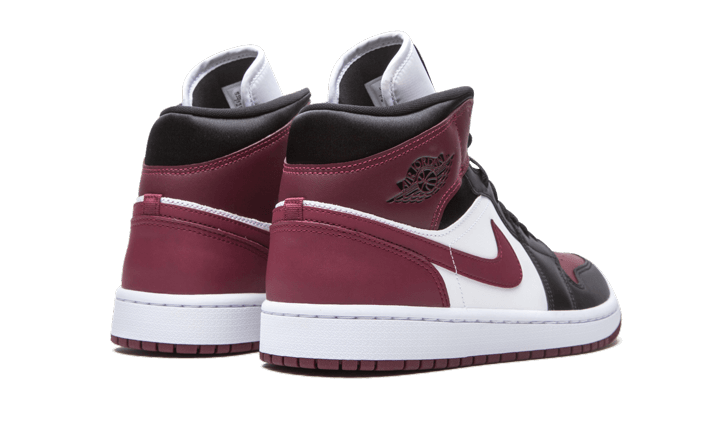 air-jordan-1-mid-se-black-dark-beetroot-45a6e4