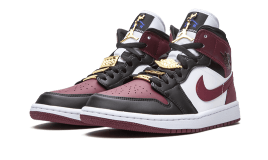 air-jordan-1-mid-se-black-dark-beetroot-45a6e4