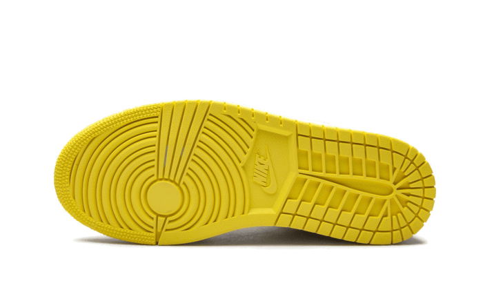 air-jordan-1-mid-se-voltage-yellow-45a6e4