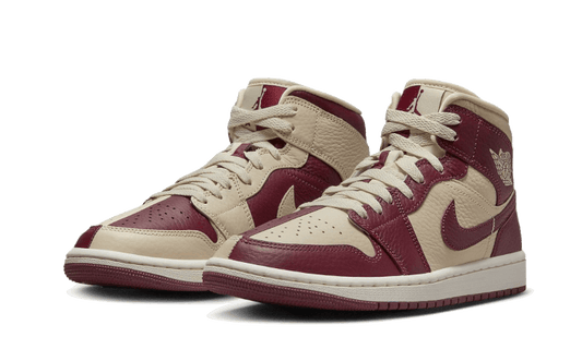 air-jordan-1-mid-split-beach-cherrywood-red-45a6e4