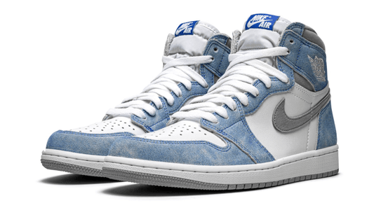 air-jordan-1-retro-high-og-hyper-royal-45a6e4