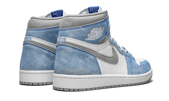 air-jordan-1-retro-high-og-hyper-royal-45a6e4