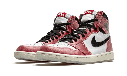 air-jordan-1-retro-high-trophy-room-chicago-friends--family-45a6e4