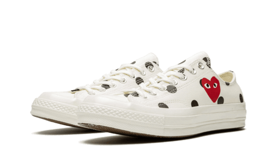 chuck-taylor-all-star-70s-ox-comme-des-garons-play-polka-dot-white-45a6e4