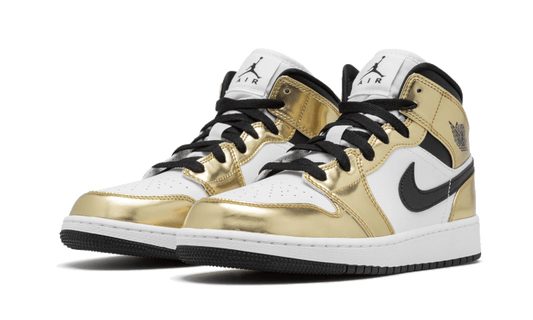 air-jordan-1-mid-white-metallic-gold-45a6e4