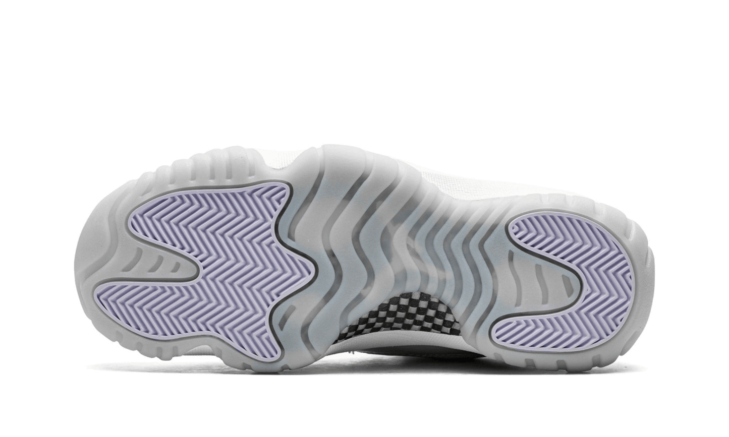 air-jordan-11-retro-low-pure-violet-45a6e4