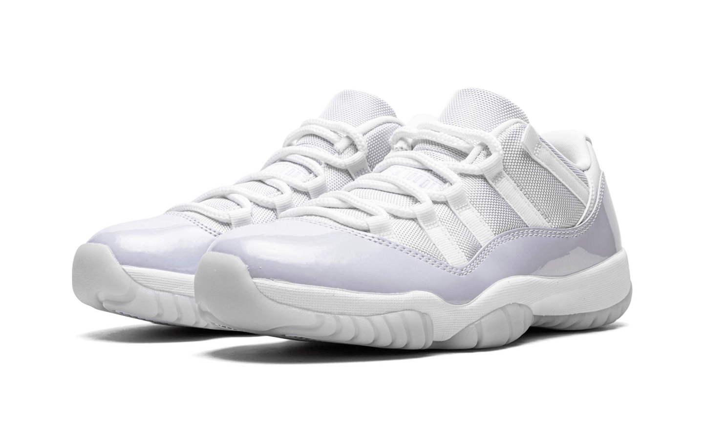 air-jordan-11-retro-low-pure-violet-45a6e4