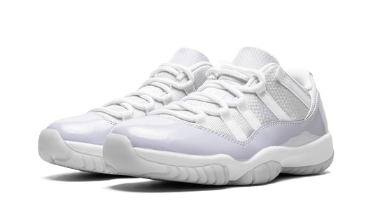 air-jordan-11-retro-low-pure-violet-45a6e4