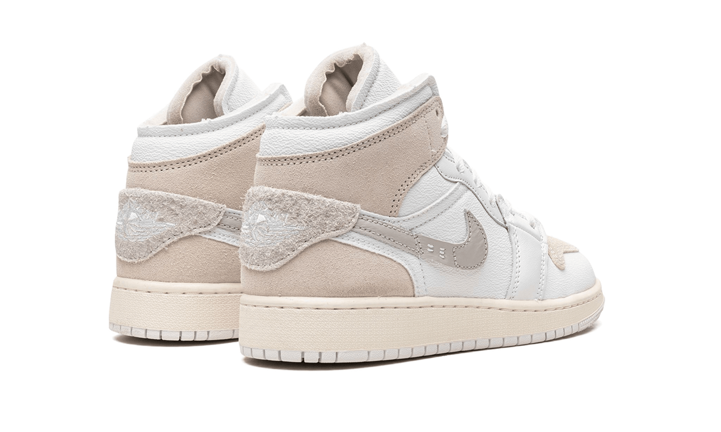 air-jordan-1-mid-se-craft-inside-out-white-grey-45a6e4