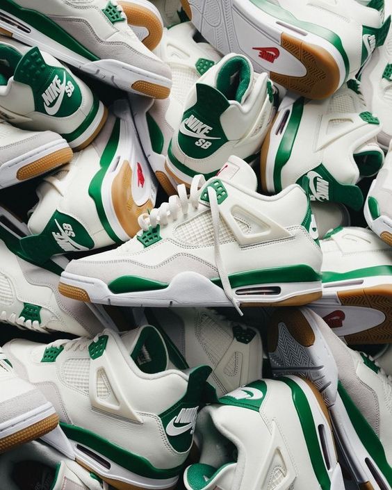 Collezione Air Jordan 4 | Sneakers per Uomo e Donna in Edizione Limitata | Mush Kicks