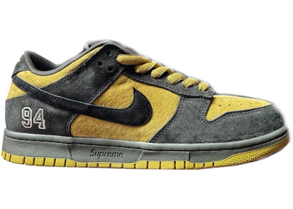 SB Dunk Low Supreme 94 Hulk - HQ8487-300