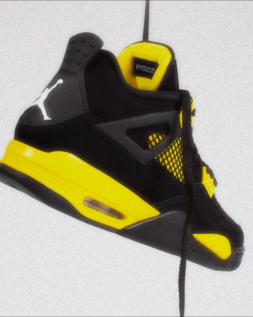 Air Jordan 4 Retro Thunder (2023) - DH6927-017