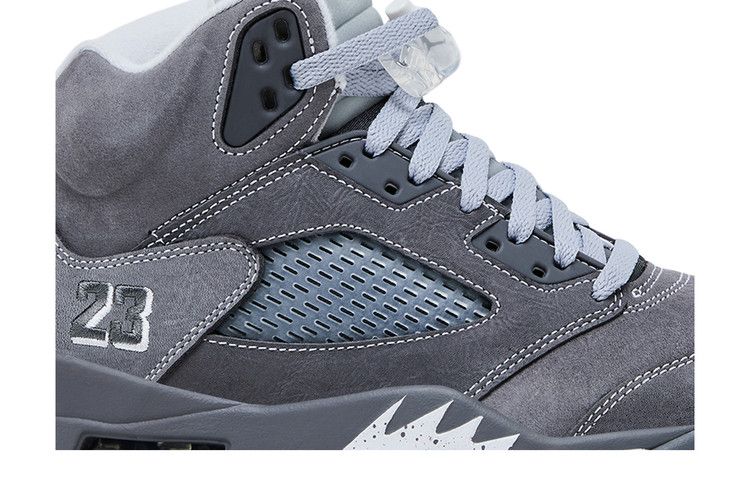 Air Jordan 5 Retro 'Wolf Grey' 2026 dettaglio suola e materiali