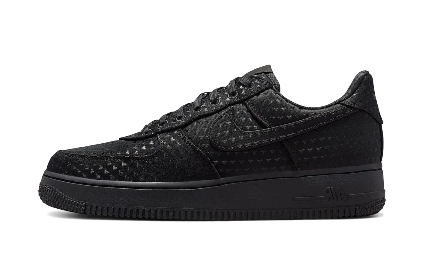 Air Force 1 Low Valentine\&s Day Triple Black (2026) - IQ9965-001