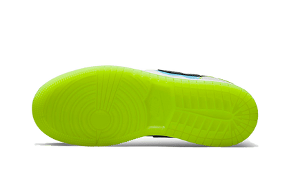 air-jordan-1-low-se-warped-swoosh-45a6e4