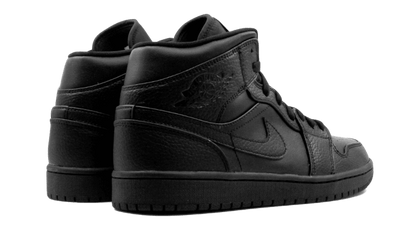 air-jordan-1-mid-triple-black-45a6e4