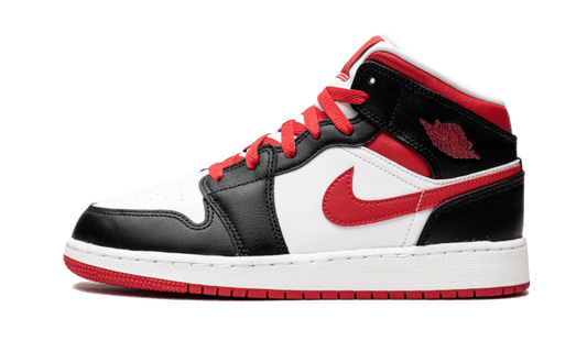 air-jordan-1-mid-very-berry-45a6e4