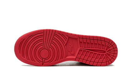 air-jordan-1-mid-very-berry-45a6e4