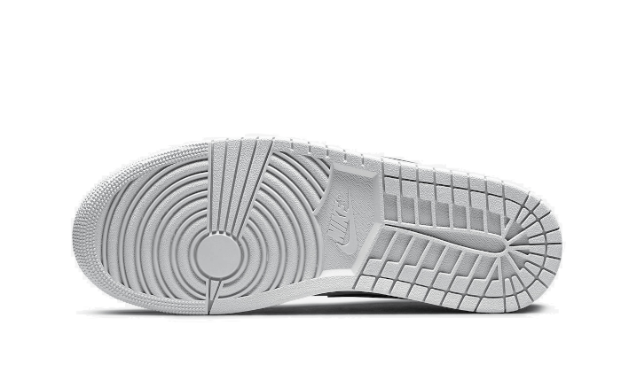 air-jordan-1-low-shadow-toe-45a6e4