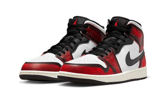 air-jordan-1-mid-se-wear-away-chicago-45a6e4