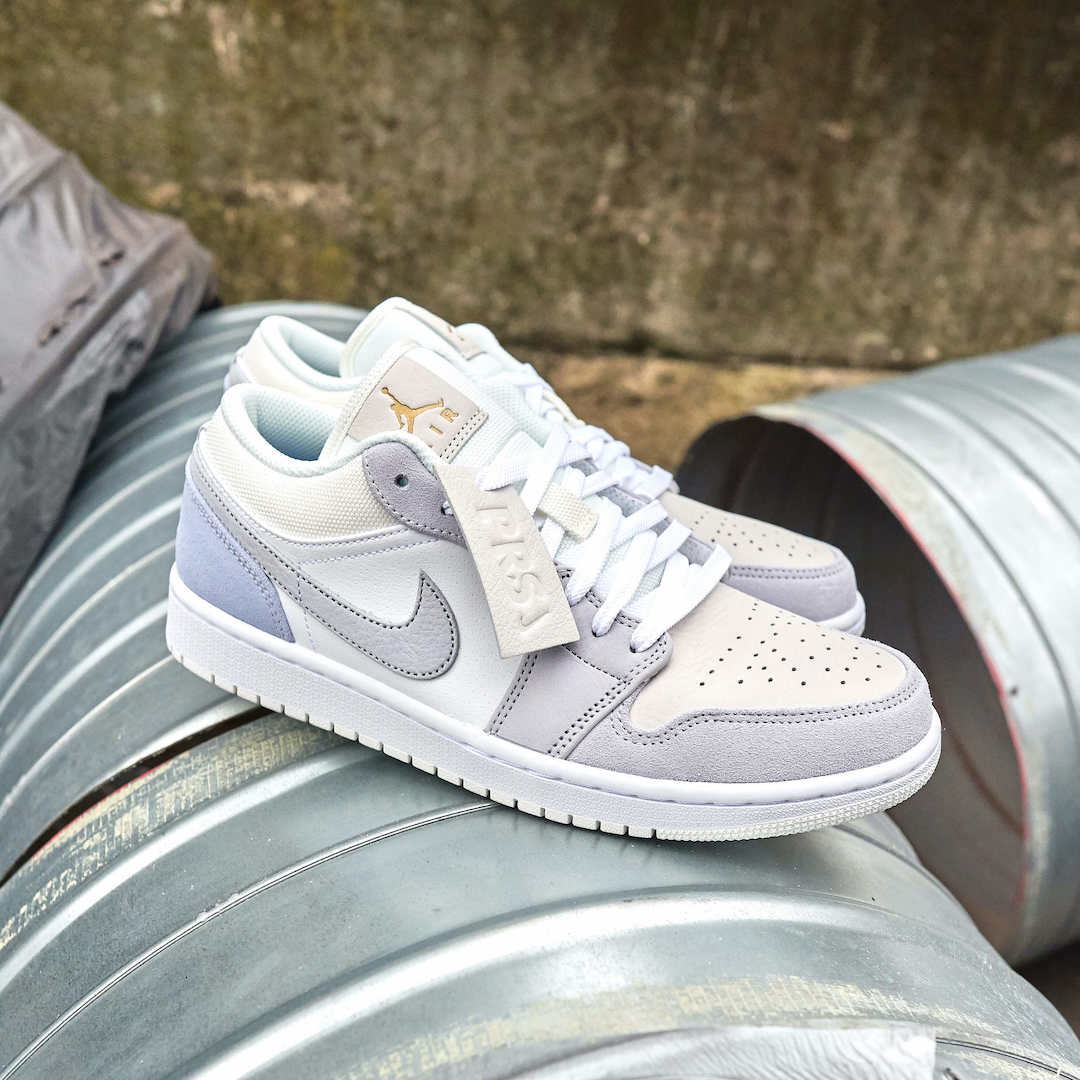 air-jordan-1-low-sky-grey-paris-45a6e4