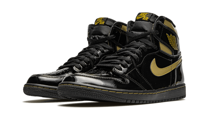 air-jordan-1-high-black-metallic-gold-45a6e4