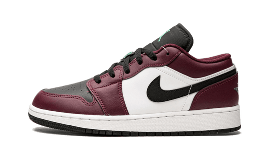 air-jordan-1-low-se-dark-beetroot-black-roma-green-45a6e4