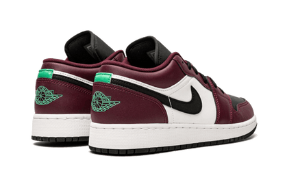 air-jordan-1-low-se-dark-beetroot-black-roma-green-45a6e4