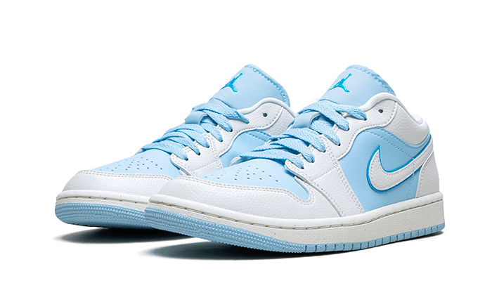 air-jordan-1-low-se-reverse-ice-blue-45a6e4