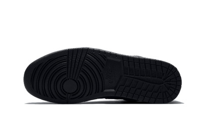 air-jordan-1-low-triple-black-45a6e4