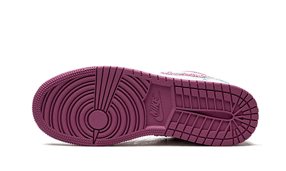 air-jordan-1-low-white-light-bordeaux-45a6e4
