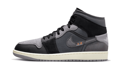 air-jordan-1-mid-inside-out-black-45a6e4