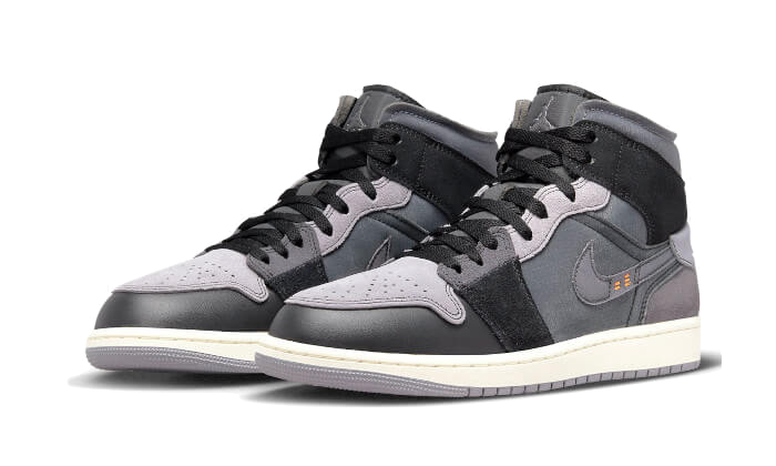 air-jordan-1-mid-inside-out-black-45a6e4