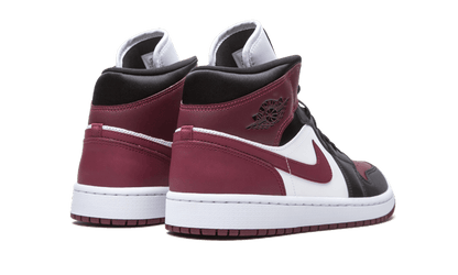 air-jordan-1-mid-se-black-dark-beetroot-45a6e4