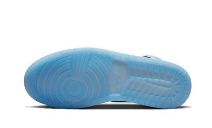 air-jordan-1-mid-se-ice-blue-black-45a6e4