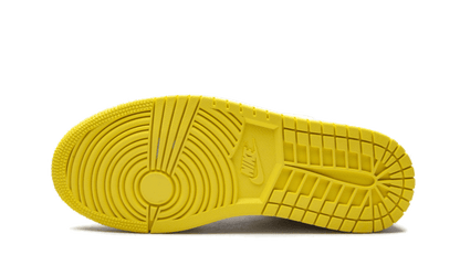 air-jordan-1-mid-se-voltage-yellow-45a6e4