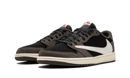 air-jordan-1-retro-low-travis-scott-45a6e4